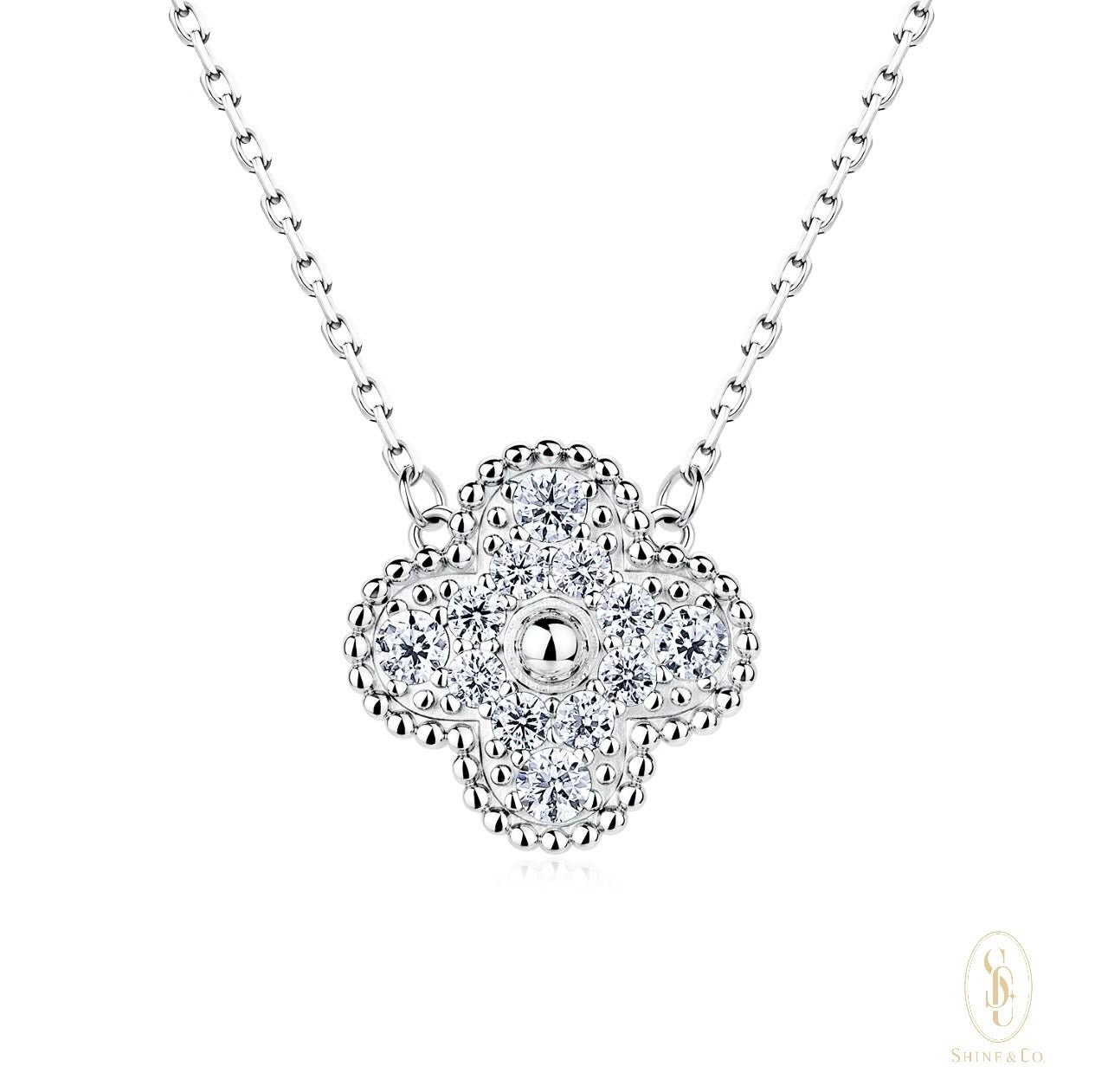 Upsize Clover Necklace